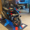 BMW M1000RR COMPETITION - Black, 2026 - צילום צידי