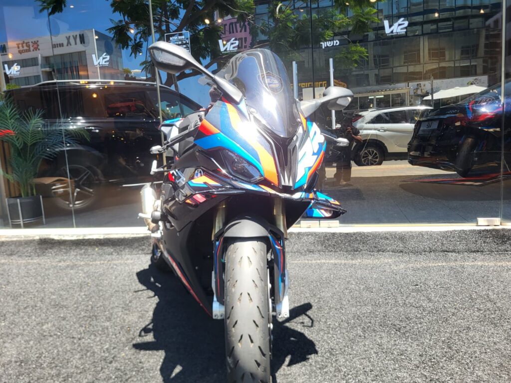 BMW S1000RR - Black, 2024 | V12