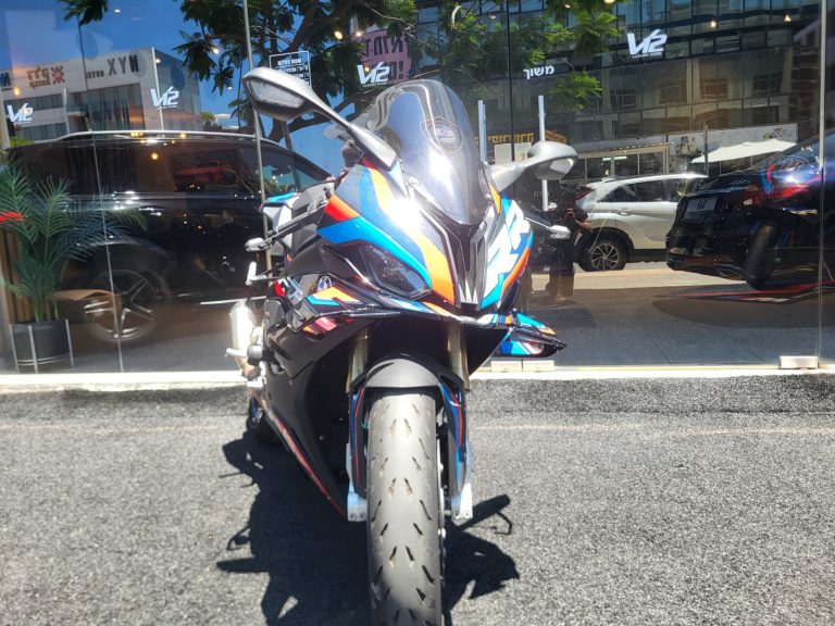 BMW S1000RR - Black, 2024 | V12